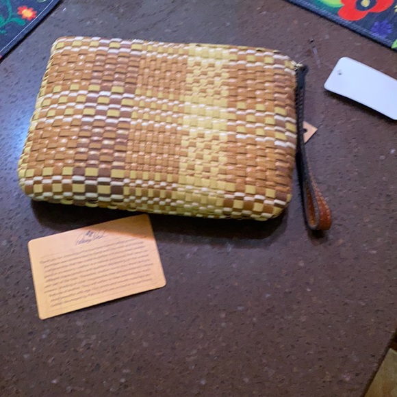 New with tags Patricia Nash nice large wristlet - Picture 5 of 7